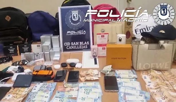 Dinero y objetos personales requisados