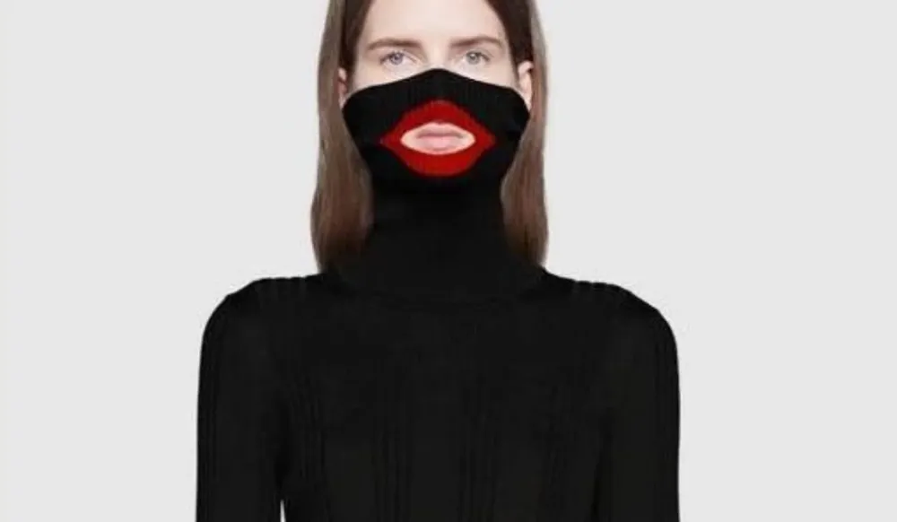 Imagen del suéter Balaclava retirada de Gucci