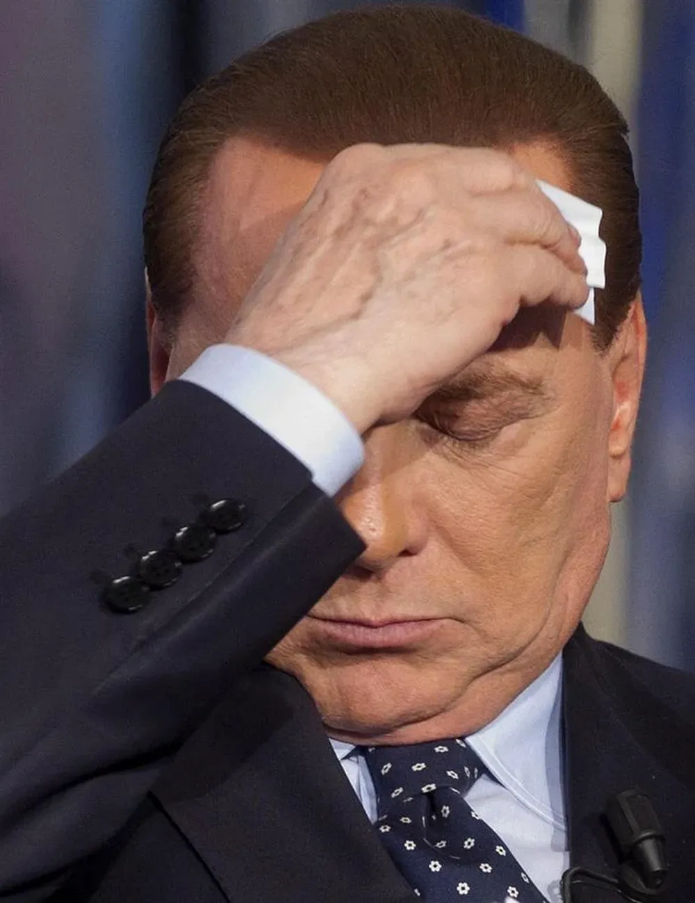 Italia- El ex primer ministro italiano Silvio Berlusconi, responde a las preguntas del periodista italiano Bruno Vespa