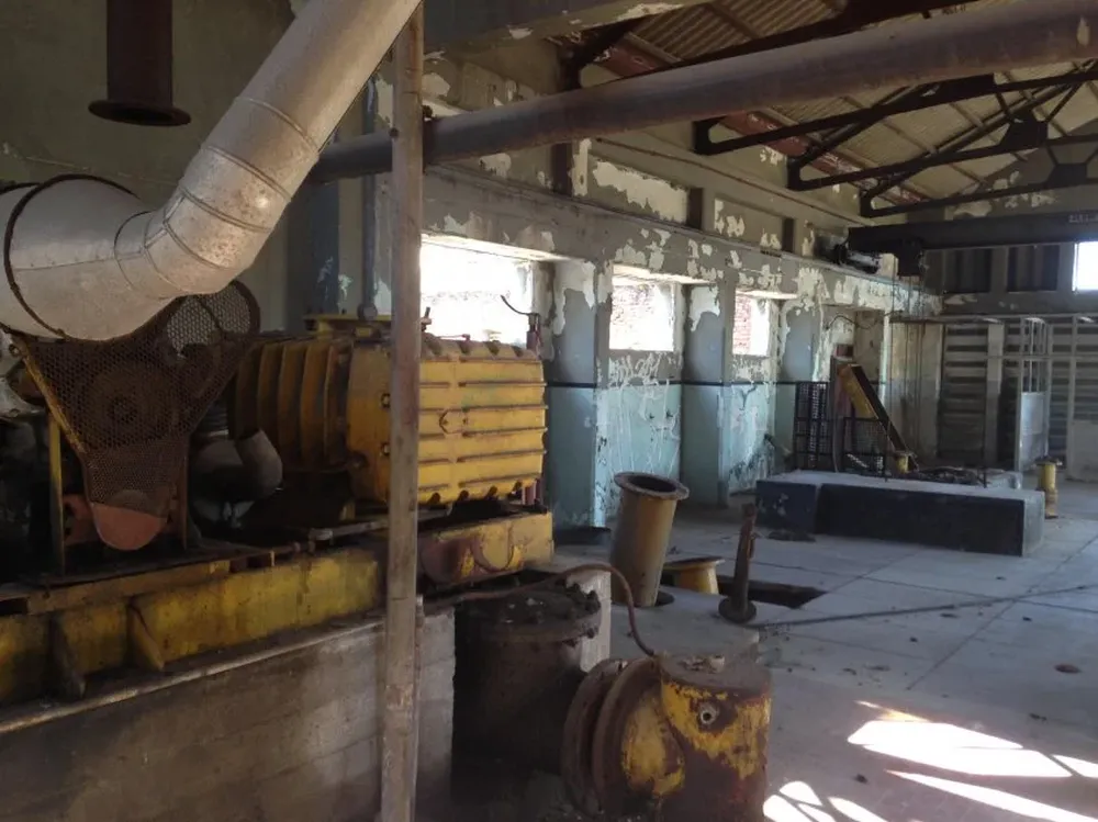Un galpón interno. En algunos de sus edificios ya funcionan talleres de candombe