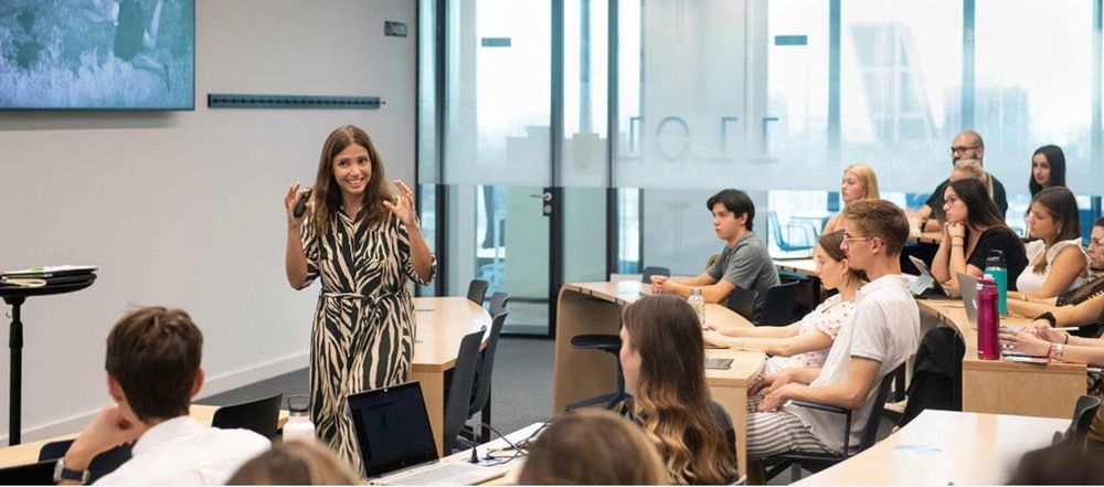 El programa de becas de IE University.