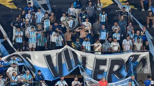 Hinchas de Cerro en el Campeón del Siglo