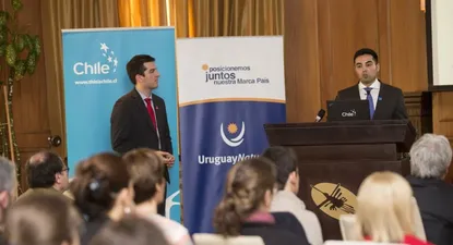 Jorge Cortés, subgerente del área digital y Fabián Campos coordinador de gestión Marca País