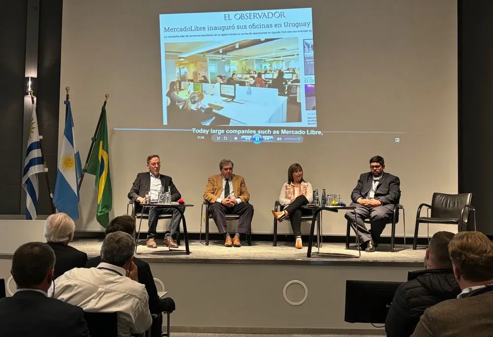 El embajador estuvo al frente de la participación de Uruguay en la presentación del país en el Centro de Convenciones en la Agritechnica.
