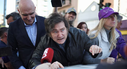 Javier Milei fue agredido en una caravana en Lomas de Zamora. Foto: Reuters