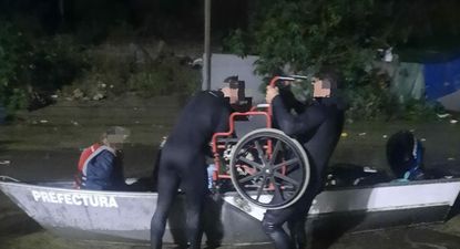 Prefectura Nacional ayudó en el rescate de un honbre en silla de ruedas en Río Branco