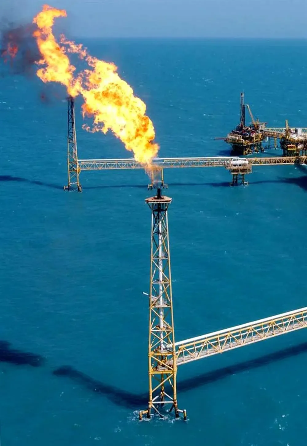 México- Foto de un pozo de petróleo en la Sonda de Campeche