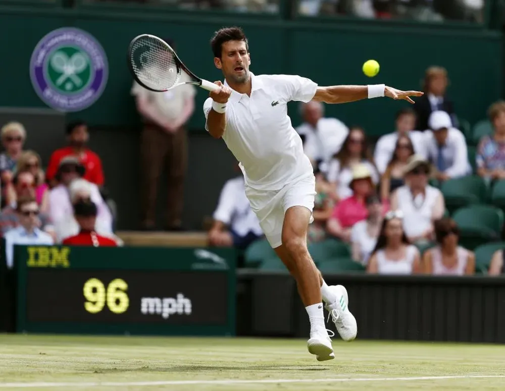 Djokovic avanzpó en su debut en Wimbledon 2017