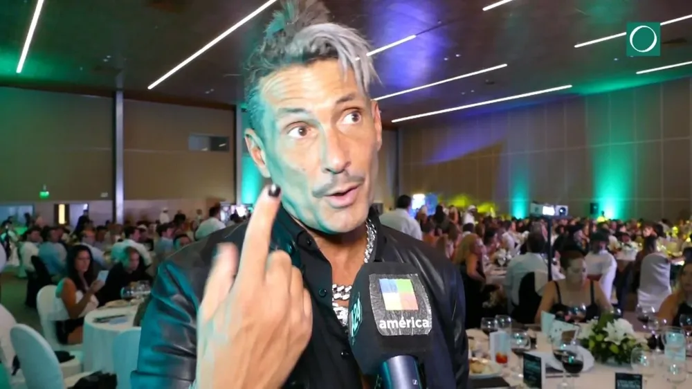 El Tirri en la Cena de los Famosos