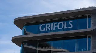 Las acciones de Grifols siguen en caída libre.