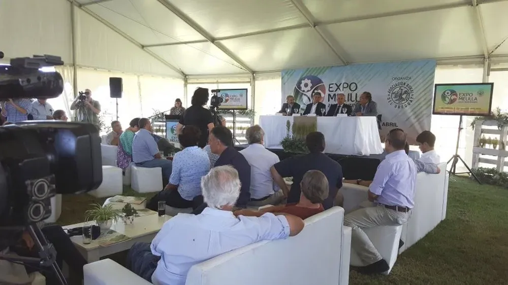 El anuncio se realizó en el predio de camino La Granja casi camino Pérez.