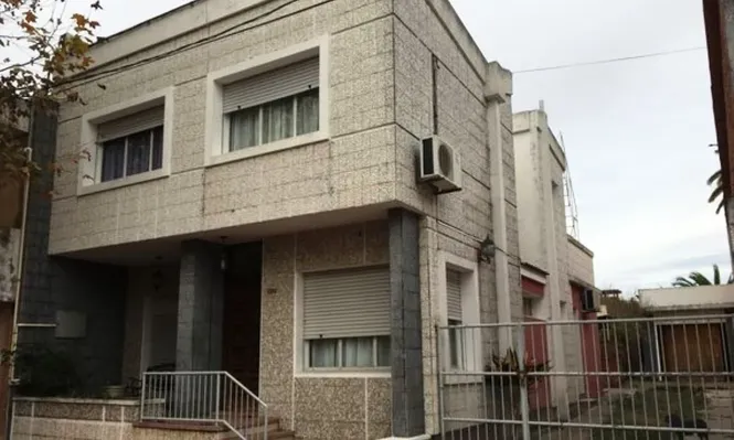 Casa y apartamento en Fray Bentos van a remate
