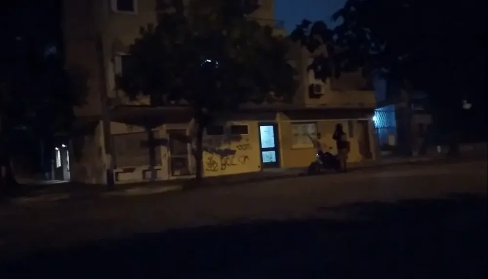 Un hombre roba a deliveries en el barrio La Blanqueada pese a estar emplazado