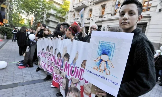 Caso María: la madre entregó a la niña y quedará a cargo del padre