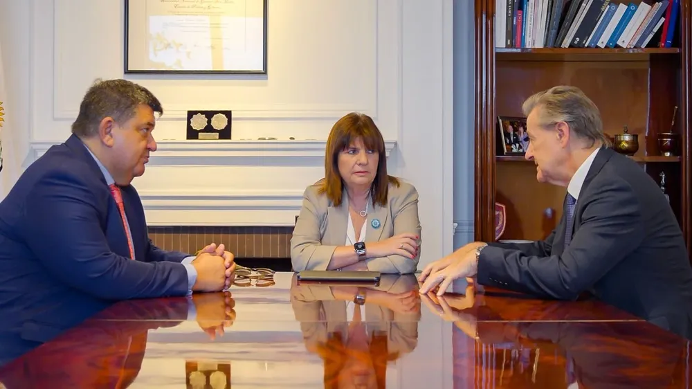 Jorge Barrera, Patricia Bullrich y Gabriel Gurméndez.