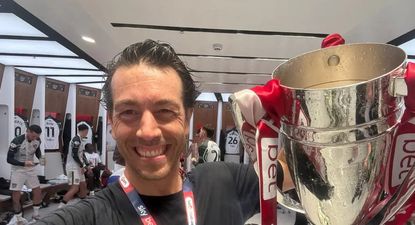 Juan Sartori en los festejos por el ascenso de Sunderland