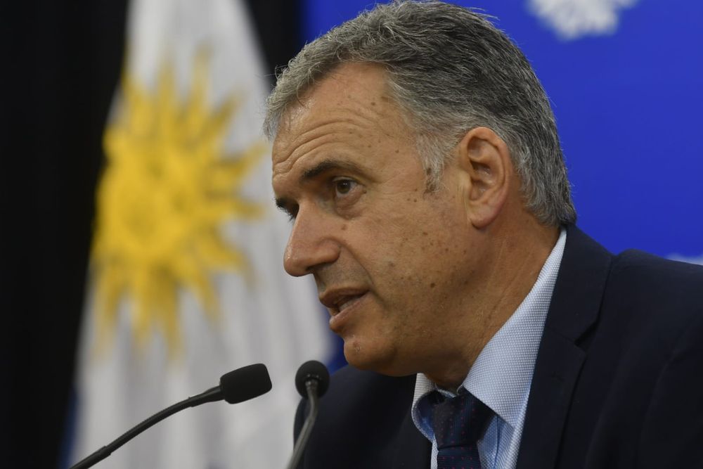 Yamandú Orsi en la conferencia de prensa en Torre Ejecutiva