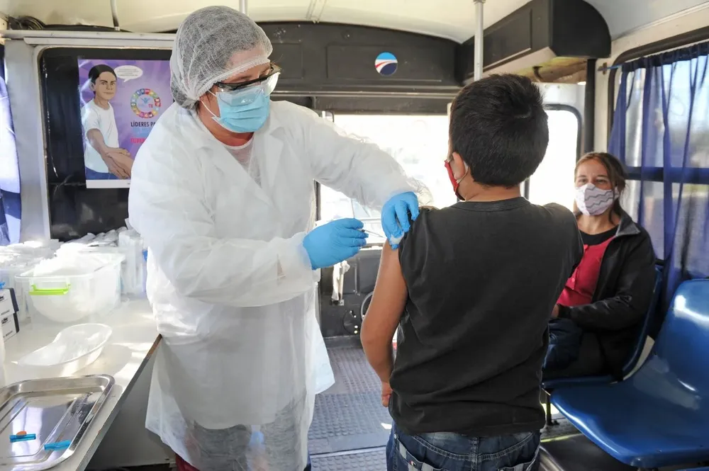 Vacunación en niños de 5 a 11 años comenzará en enero