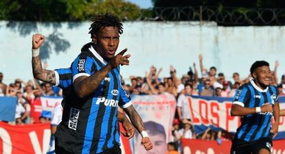 Abel Hernández celebra el empate ante Nacional y su séptimo gol en el Torneo Apertura