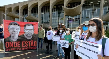 Protesta frente al Ministerio de Justicia en Brasilia, por la desaparición de Dom Phillips y Bruno Pereira; 14 de junio, 2022