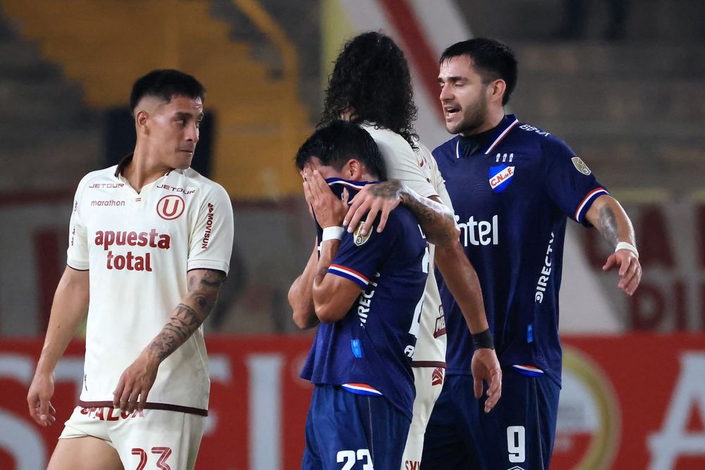 Lucas Rodríguez de Nacional fue expulsado en el primer tiempo ante Universitario por Copa Libertadores