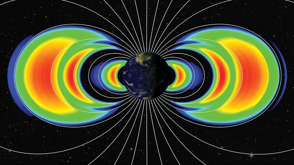 Los cinturones de radiación fueron descubiertos en 1958 por James Van Allen, un físico de la Universidad de Iowa. En 2012 científicos de la NASA encontraron un tercer cinturón que es transitorio de acuerdo con la actividad solar.