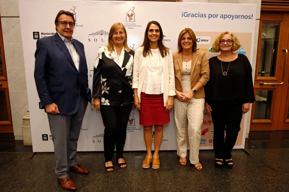 Emir Cámara, Patricia Marques, Virginia Brause, Valeria Horta y Geraldine Delfino