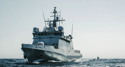 La Armada refuerza su vigilancia tras el paso de dos barcos de la marina rusa por aguas españolas