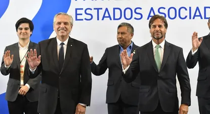 Luis Lacalle Pou y Alberto Fernández en la cumbre del Mercosur