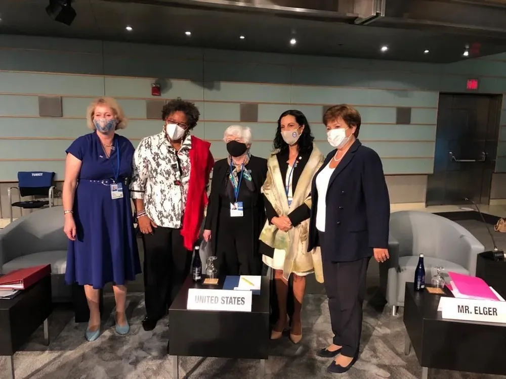 Parlamentaria británica Vicky Ford; la presidenta del CD, Mia Mottley; la secretaria del Tesoro de Estados Unidos, Janet Yellen, ministra Azucena Arbeleche y la directora gerente del FMI, Kristalina Georgieva.