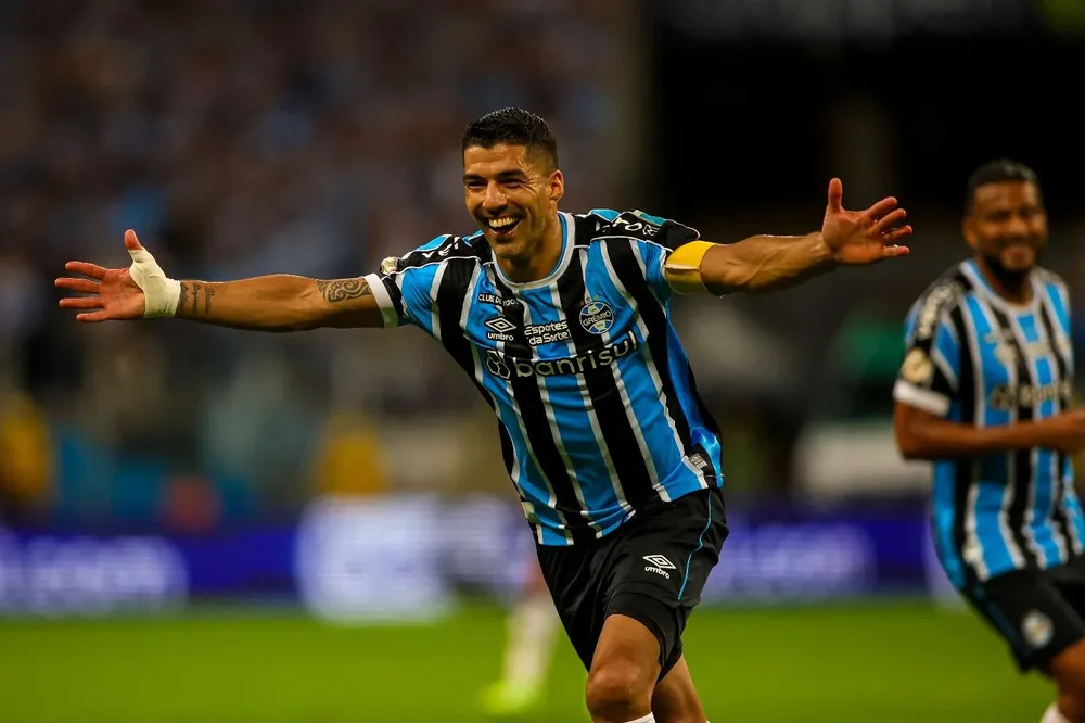 Suárez rubricó una campaña espectacular en Gremio