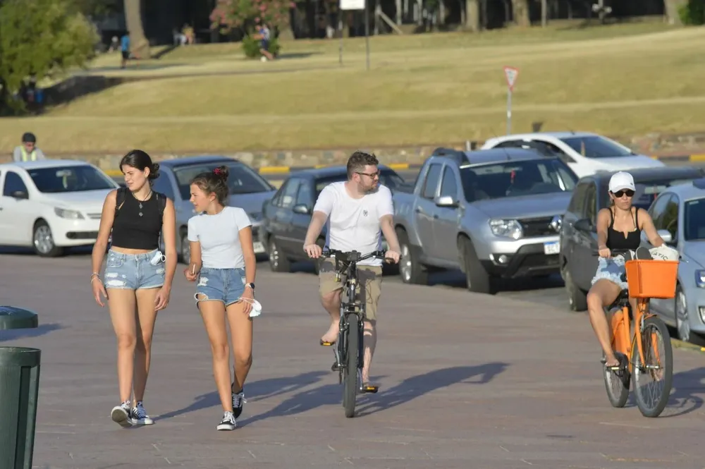 AccuWeather espera que este lunes sea un día caluroso y totalmente soleado