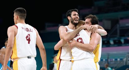 España sigue con vida en París.