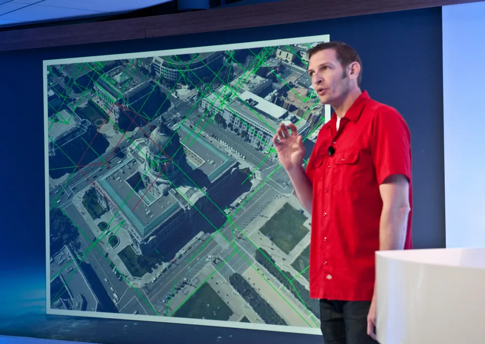 Peter Birch en la presentación de la nueva cartografía de Google