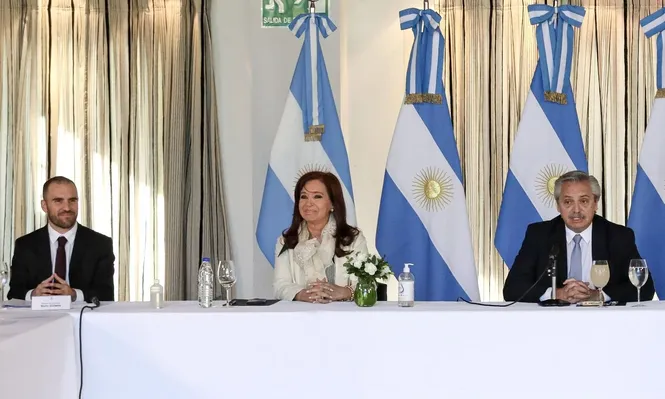 Vuelve el nerviosismo cambiario a Argentina, mientras la emisión de pesos no para de crecer