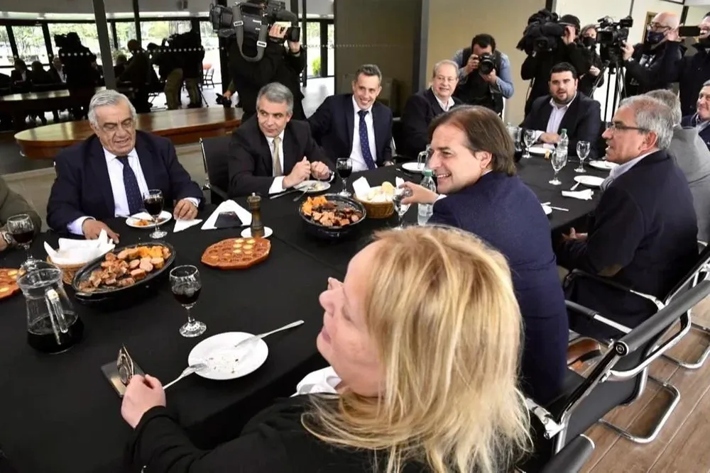 Lacalle recibió a los jerarcas blancos luego de que fueran electos