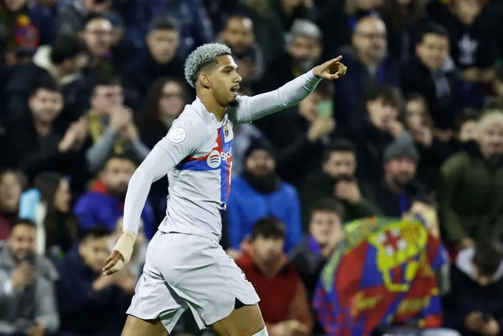 Ronald Araujo volvió en Barcelona