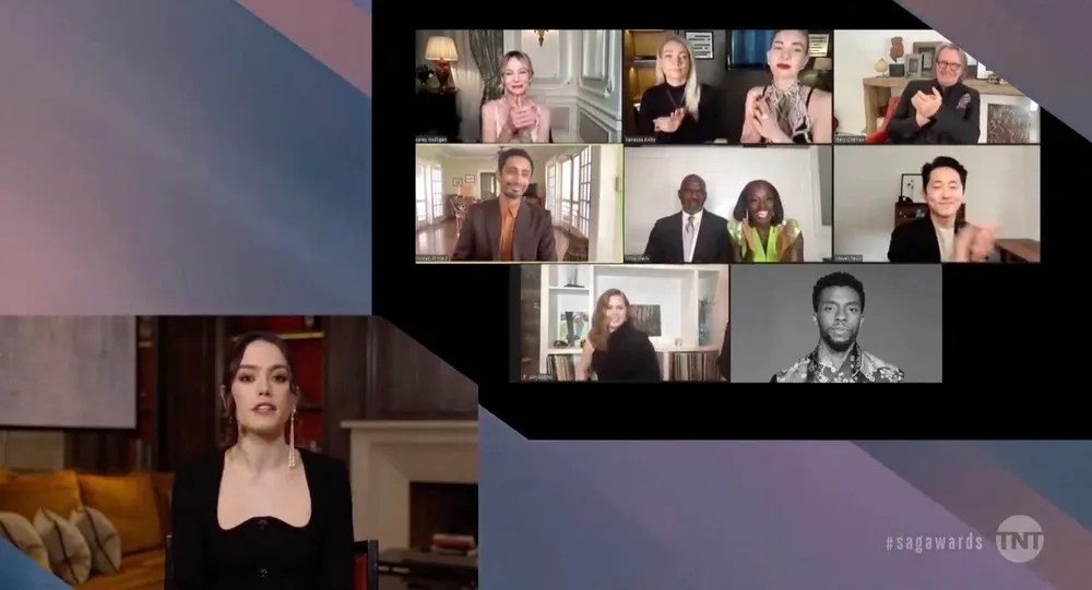 La actriz Daisy Ridley anuncia el premio para Chadwick Boseman