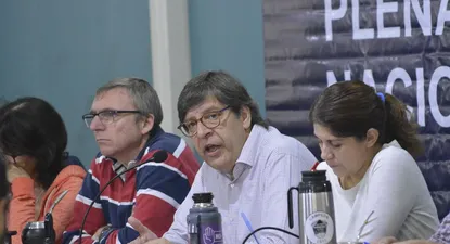 miranda: la oposicion esta mas preocupada por conseguir 10 votos que por venezuela