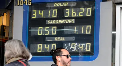 La paz para el dólar duró poco y el BCU vendió un récord de US$ 120 millones para contenerlo