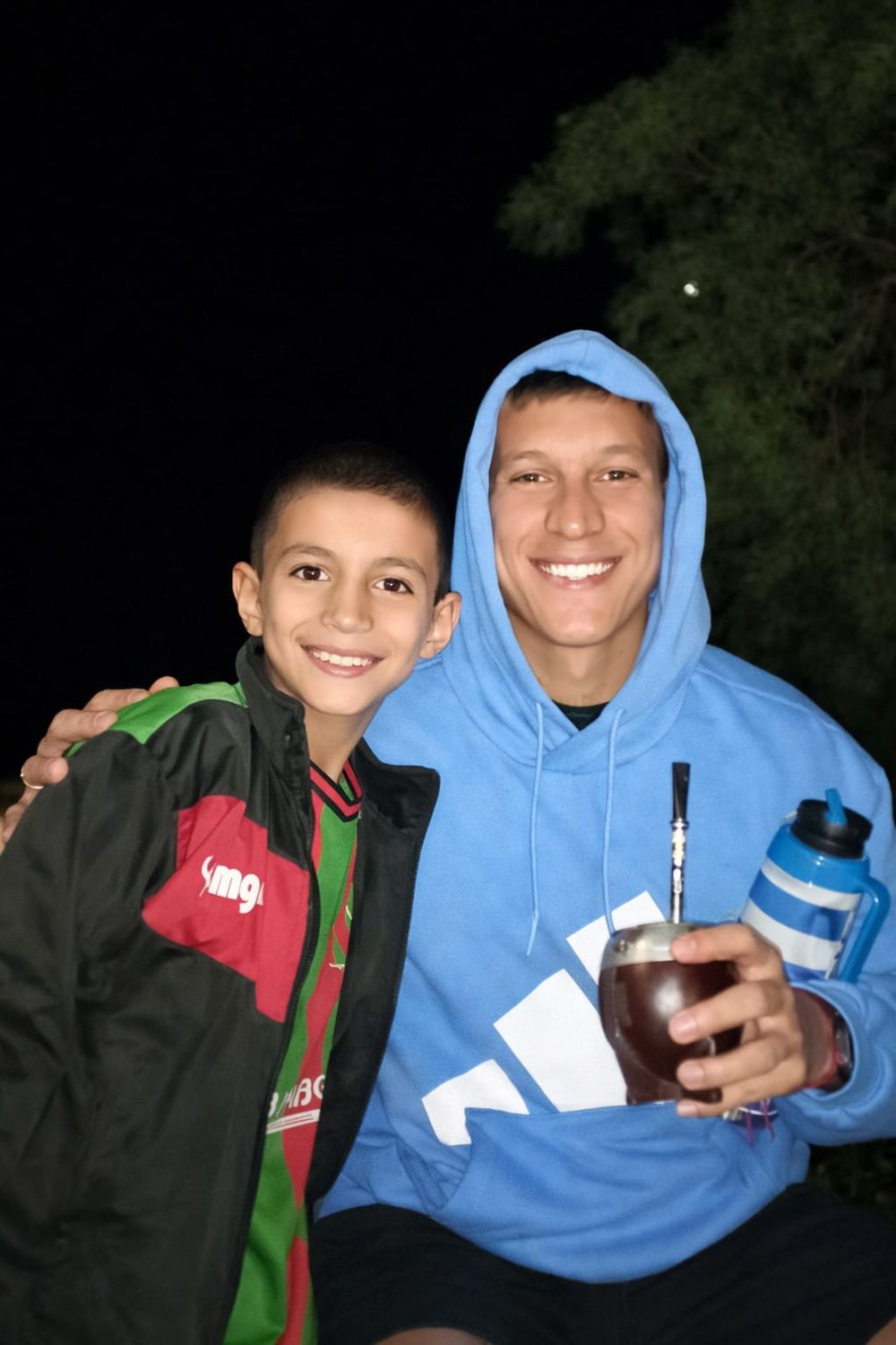 Washington Aguerre junto a los niños en Florida