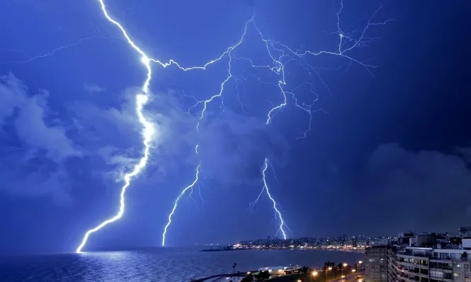 Tormenta eléctrica en la ciudad de Montevideo. (archivo)