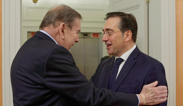 Edmundo González Urrutia y el ministro de Exteriores, José Manuel Albares.