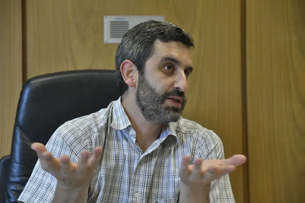 El senador Daniel Caggiani dijo que el gobierno tiene problemas de autoestima y se deja ayudar poco en el cierre del TLC con China