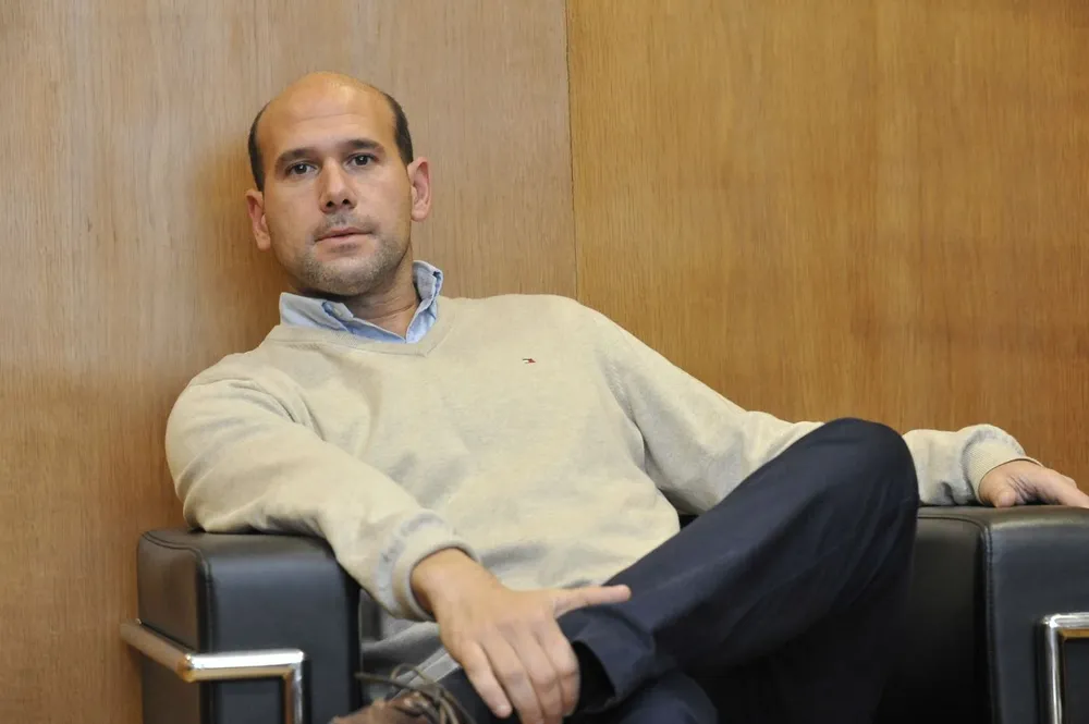 El ministro llevó al Parlamento tres noticias sobre el Cenatt