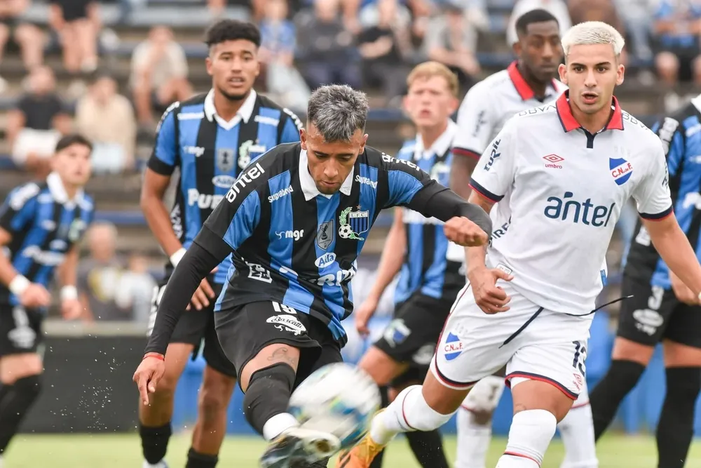 Luciano Rodríguez contra Nacional en el Apertura