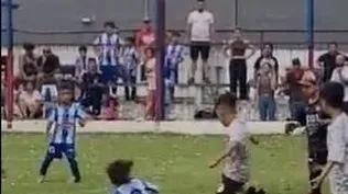 Una escena del video