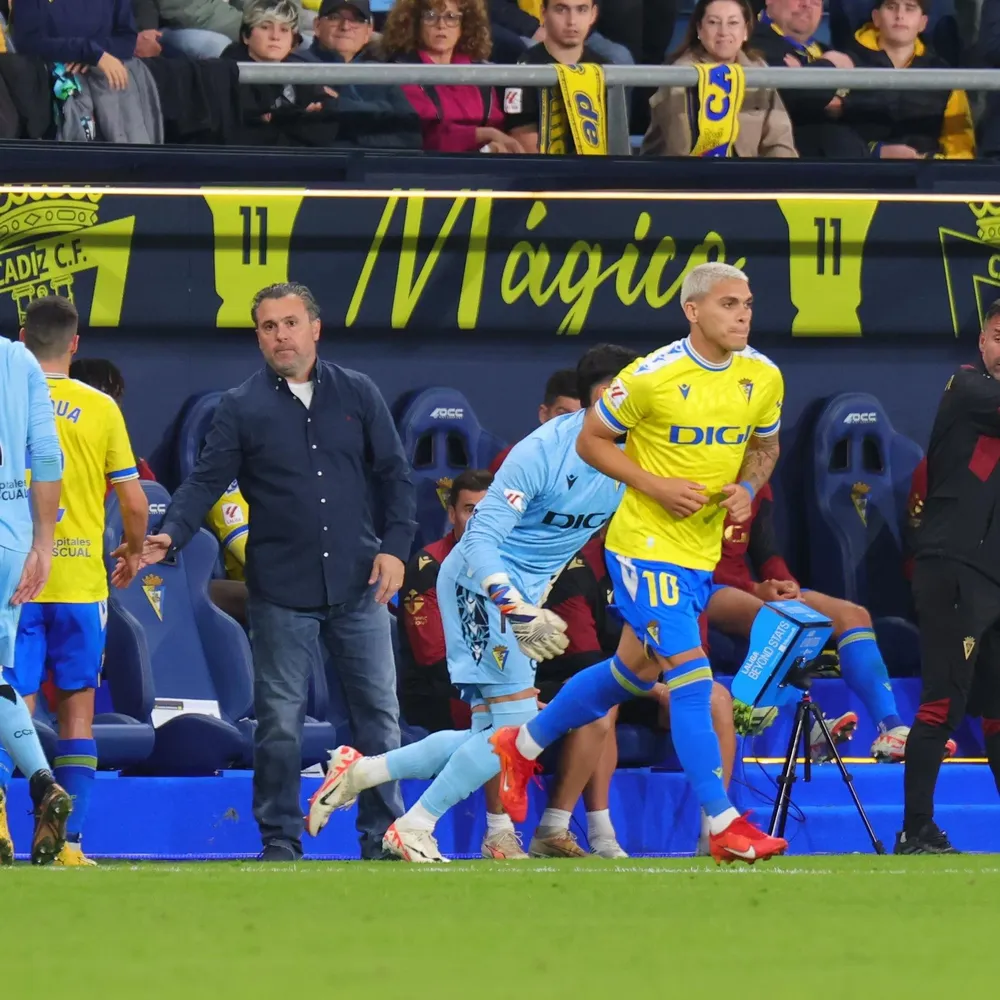 Brian Ocampo ingresa en Cádiz para jugar ante Real Madrid; el uruguayo regresó luego de nueve meses sin poder jugar por una grave lesión