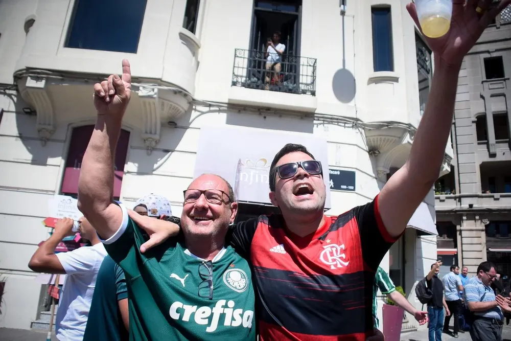 Casi 30.000 de estos hinchas arribaron a Uruguay