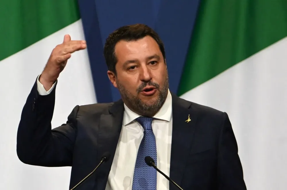 El viceprimer ministro Matteo Salvini dijo que los fondos se destinarán a ayudar a las familias que tomaron créditos hipotecarios